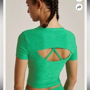 BEYOND YOGA Featherweight Perspective Cropped Tee